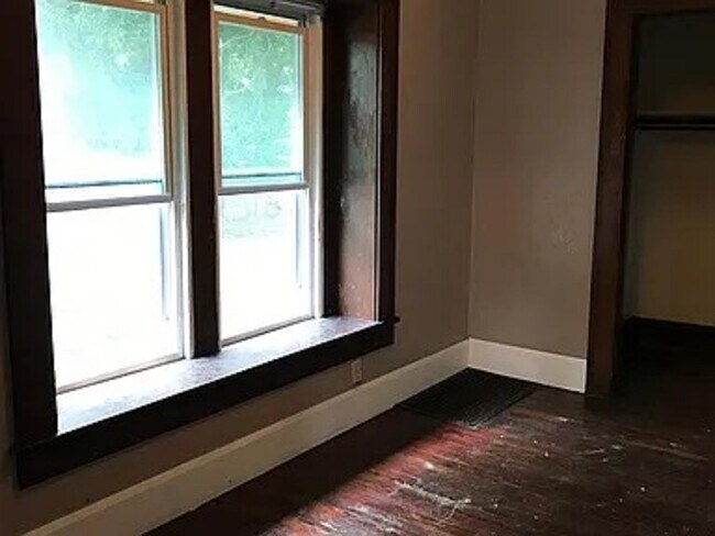 Building Photo - 237 Irisdale Pl