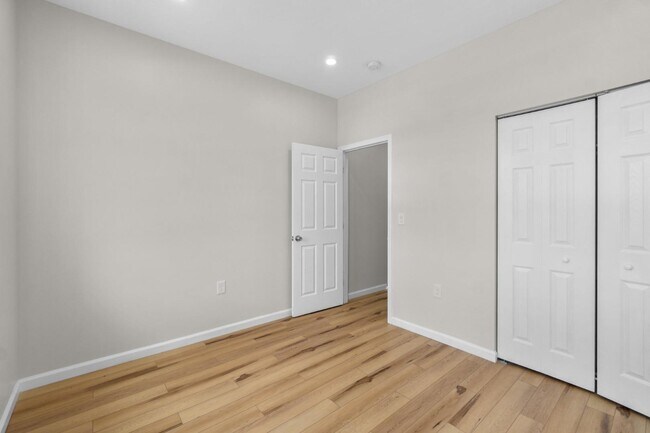 Building Photo - 3326 Noble St