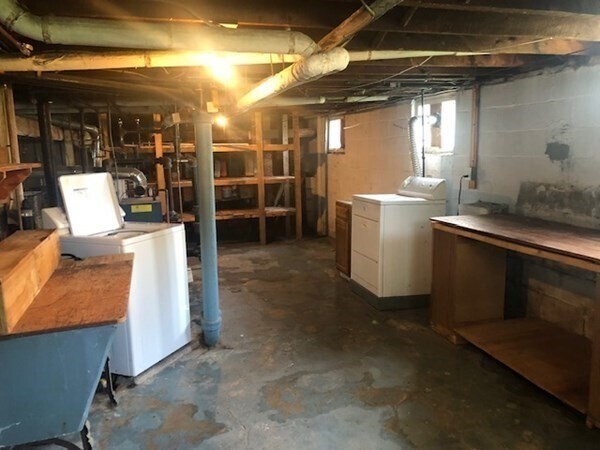 Building Photo - 53 Dresser Ave