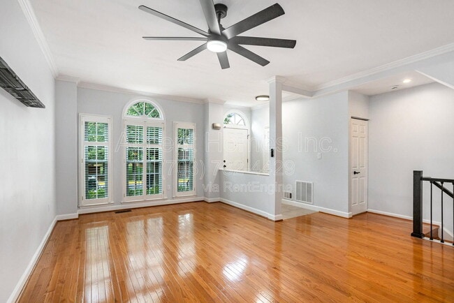 Building Photo - 6107 Summer Park Ln