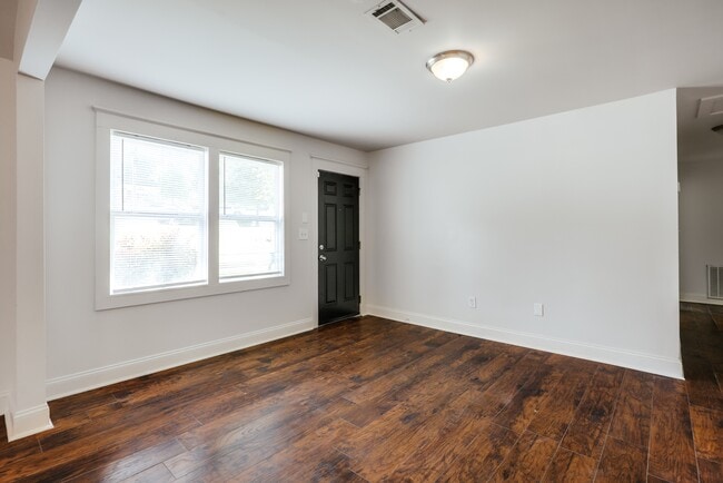 Building Photo - 175 Herman St