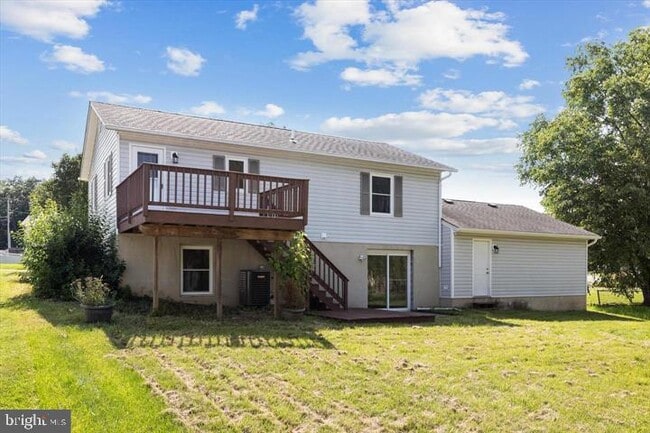 Building Photo - 136 Nightingale Ave