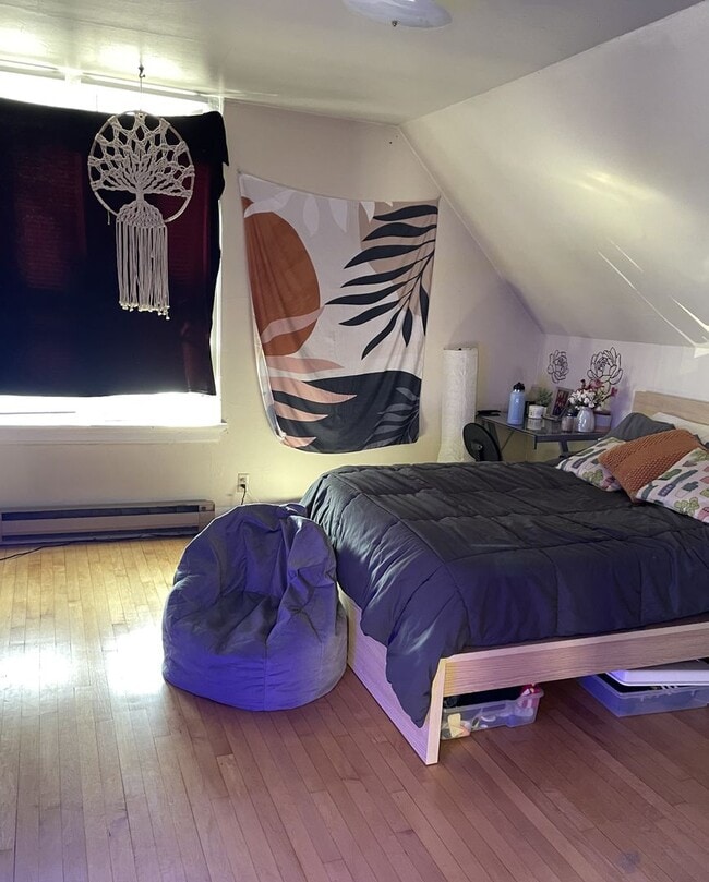 Building Photo - 3114 N Newhall St