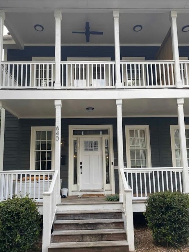 Primary Photo - Stylish 3-Bed, 3.5-Bath Townhome in the He...
