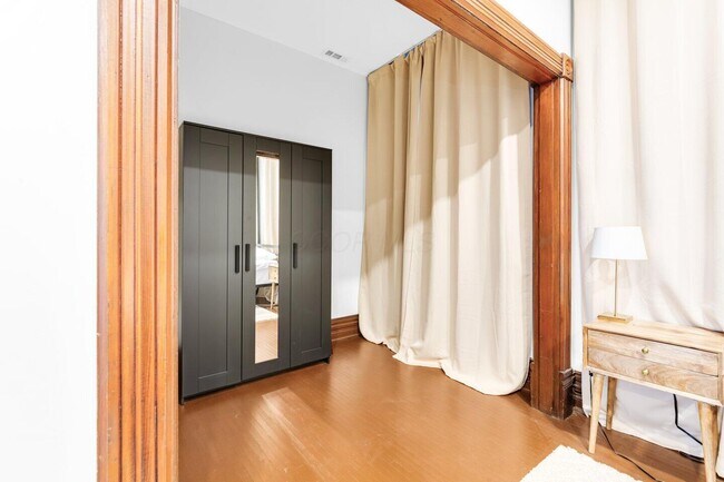 Building Photo - 1187 S High St