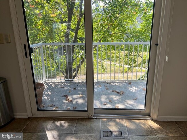 Building Photo - 53 E Shrewsbury Pl