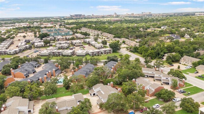 Building Photo - 1500 Olympia Way