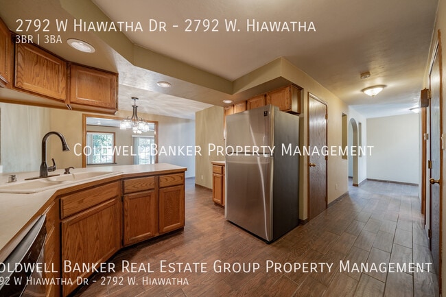 Building Photo - 2792 W Hiawatha Dr