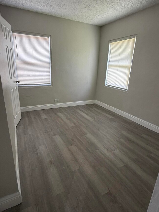 Building Photo - 2850 NW 14th St