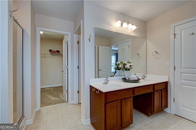 Building Photo - 331 Oakview Way