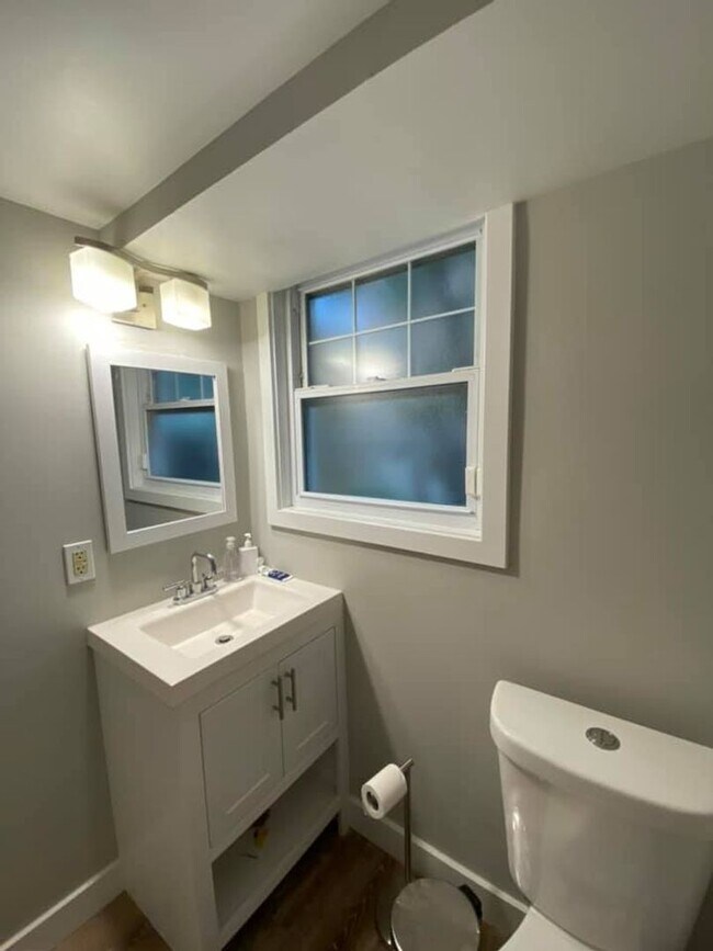 Building Photo - Beautiful 5 Bedroom Single Family Home in Silver Spring!