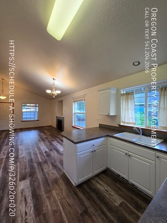 Building Photo - 135 S Quadrant St