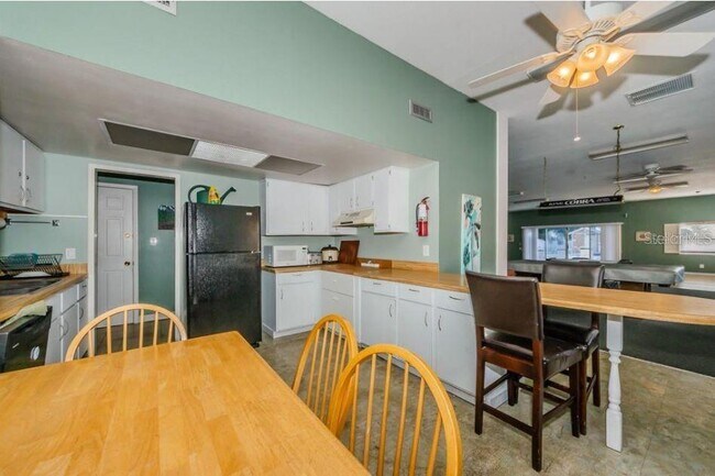 Building Photo - 12760 Indian Rocks Rd