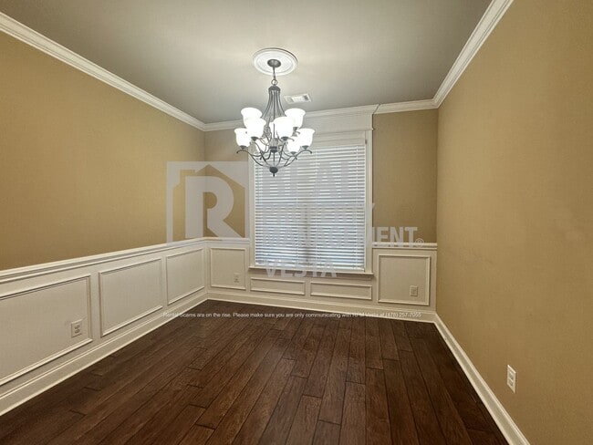 Building Photo - 307 Amber Dr