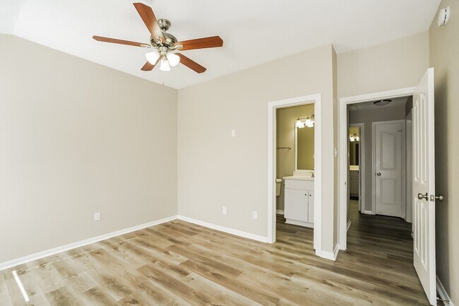 Building Photo - 22906 Sugar Bear Dr
