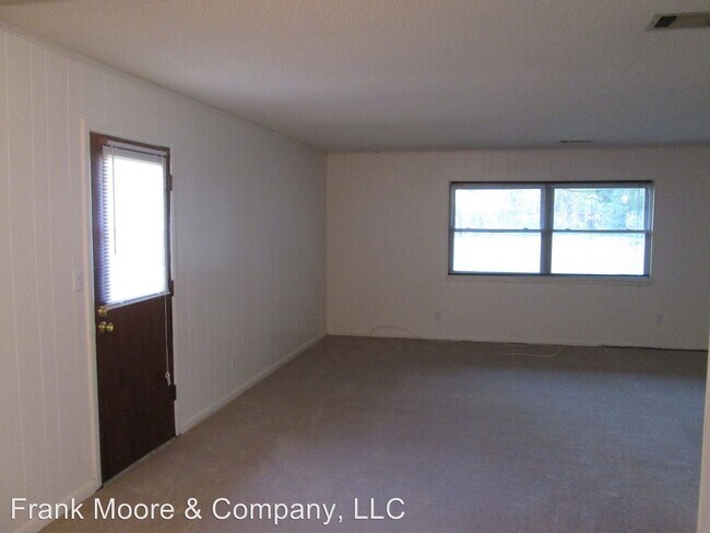 Building Photo - 3 br, 1.5 bath House - 232 Dyches Dr