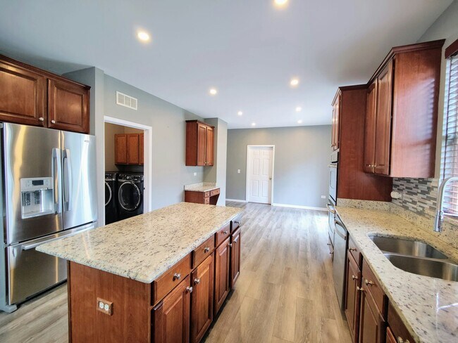 Building Photo - 793 Barclay Dr