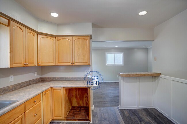 Building Photo - 3717 Larchmont St