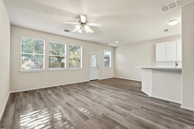 Building Photo - 5606 Redgrove Ln