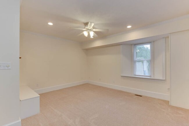 Building Photo - 1302 Dare Rd