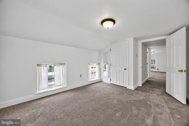 Building Photo - 397 W Ridge Pike