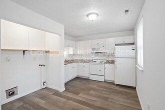 Building Photo - 318 Mt Everest Dr
