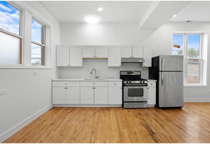 Building Photo - 1309 S Komensky Ave