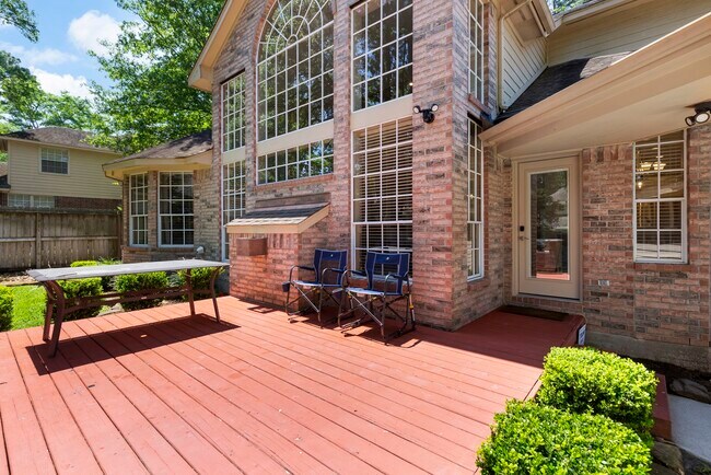 Building Photo - 10 Scenic Mill Pl