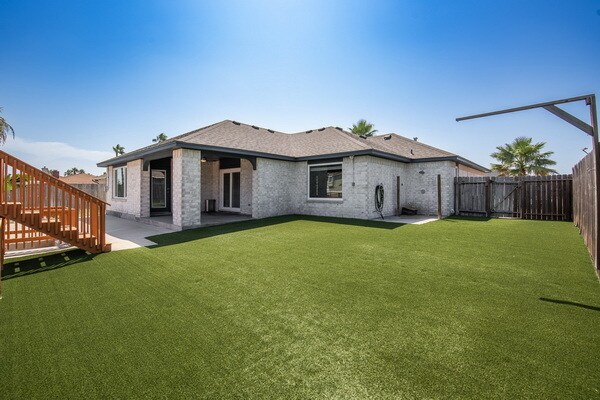 Building Photo - 15210 Main Royal Dr