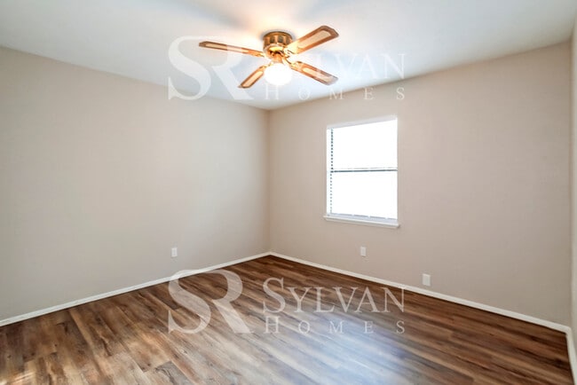 Building Photo - At Last, This Is What You Have Been Searching For!