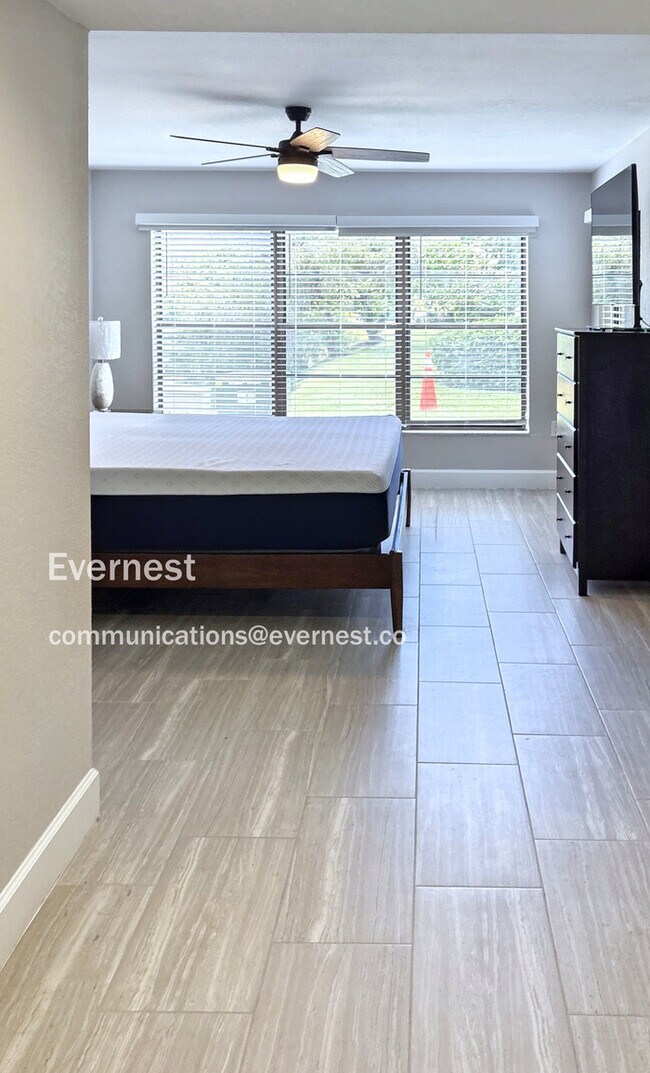 Building Photo - 13601 Frigate Ct