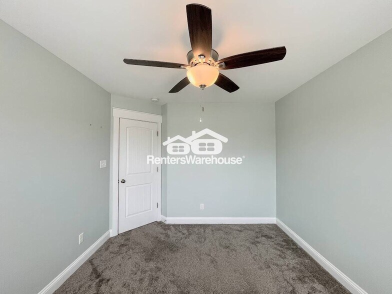 Building Photo - 3304 Patrick Henry Dr