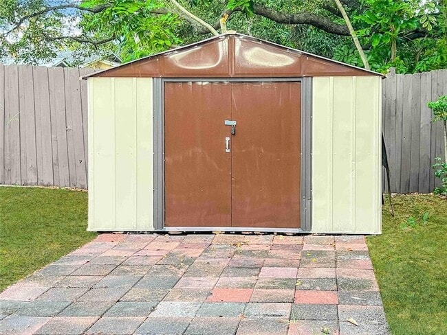 Building Photo - 1300 NW 6th Ave