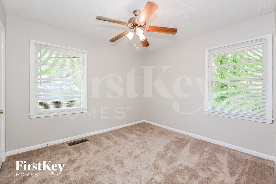 Building Photo - 5632 Cypress Dr