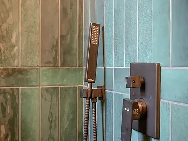 Building Photo - 2841 W Diamond St