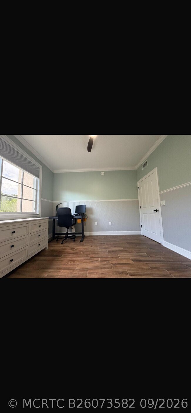 Building Photo - 6301 Myrtlewood Cir W