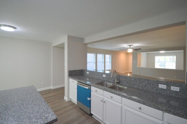 Building Photo - 21207 Bridge Springs Ln