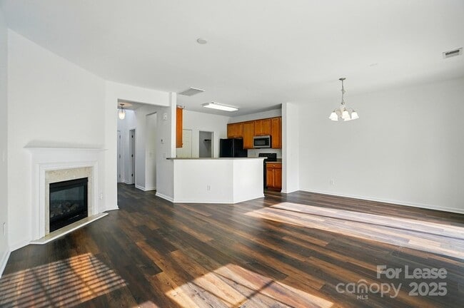 Building Photo - 10316 Stineway Ct
