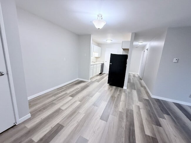 Building Photo - 2 Bedroom 1 Bathroom Remodel