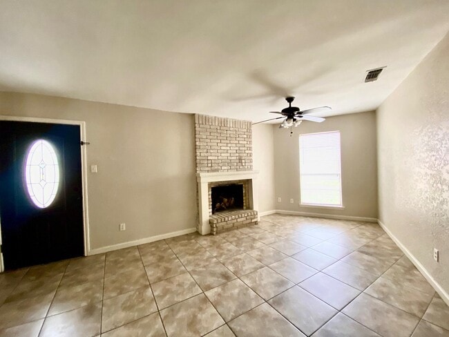 Building Photo - 110 Mariposa Dr