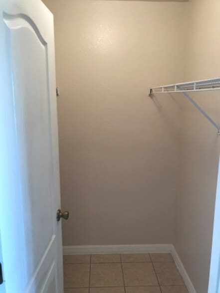 Building Photo - 622 Lemon St