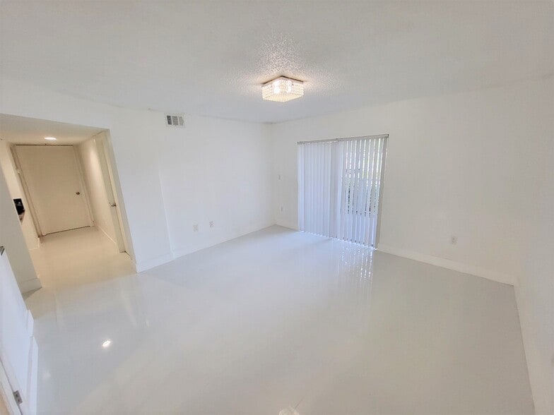 Building Photo - 8520 SW 212th St