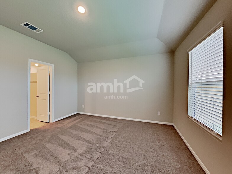 Building Photo - 2708 Iberia Ct