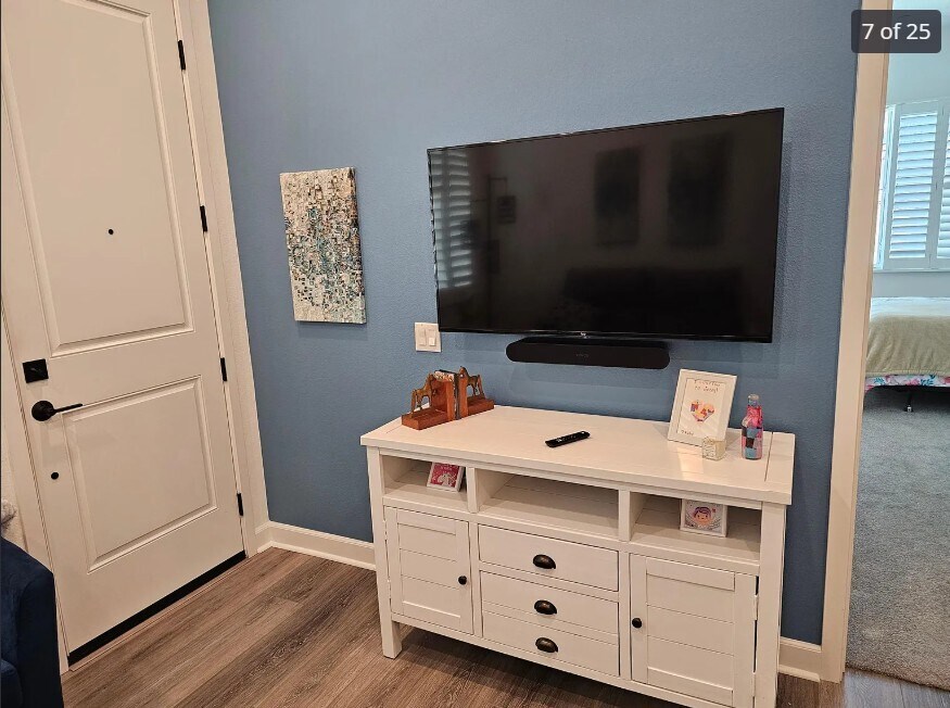 Building Photo - 607 Middlebrook Rd