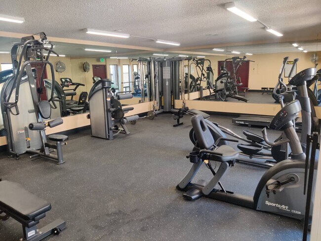 Building Photo - 6780 Friars Rd