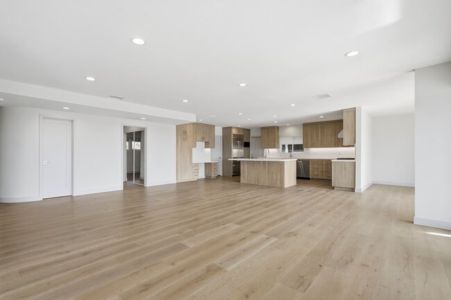 Building Photo - 5527 Burning Tree Dr