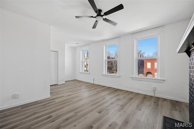 Building Photo - 816 McLaran Ave