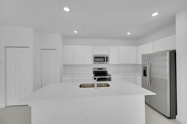 Building Photo - 520 Rivergrass St