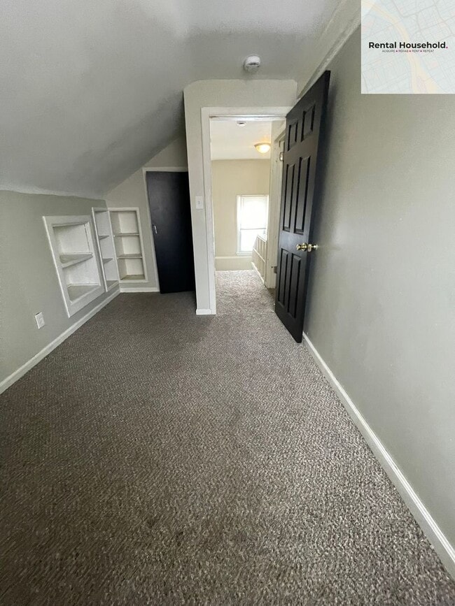 Building Photo - Beautiful 4 Bedroom Bungalow