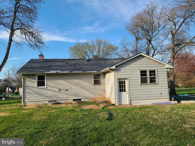 Building Photo - 9017 Yorkshire Ln
